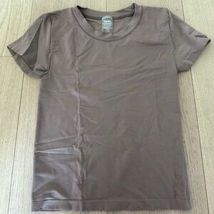 Aritzia short sleeve top Sundays Best
